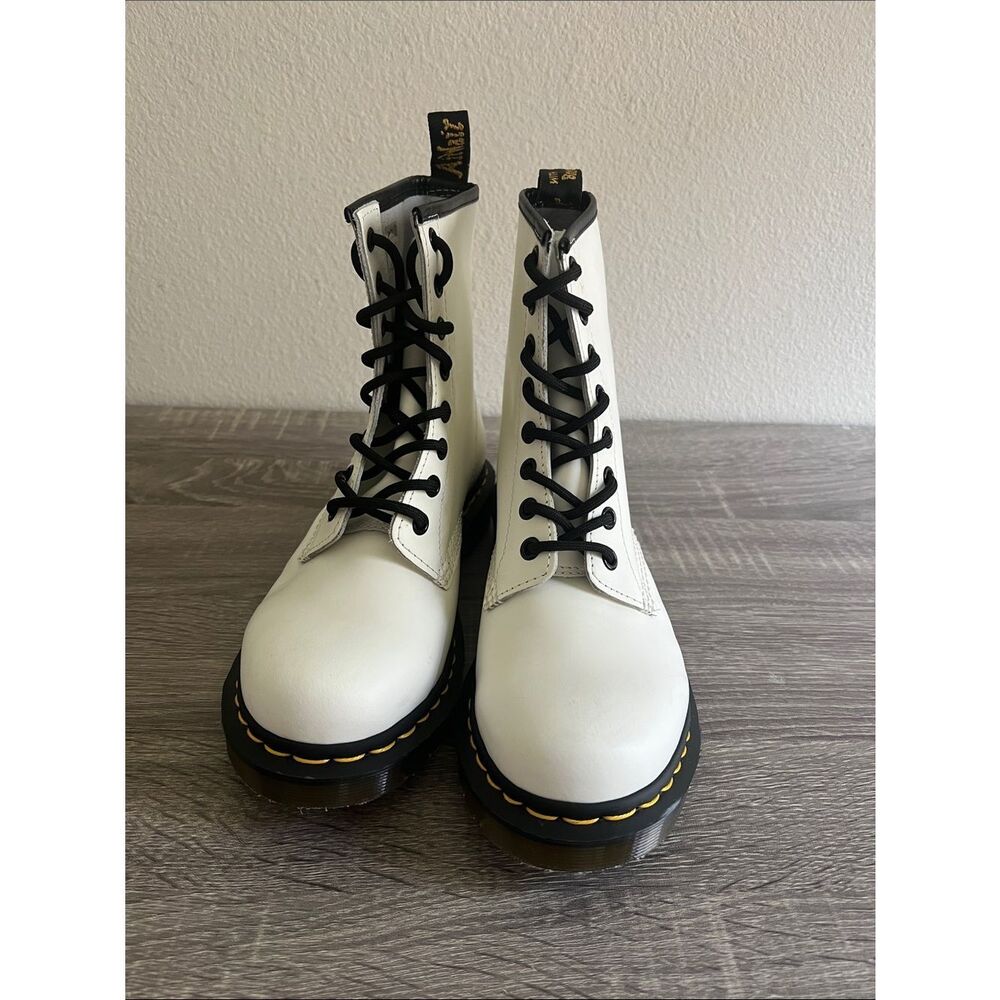 Dr. Martens 1460 White Leather Lace Up Boots NWOB 8